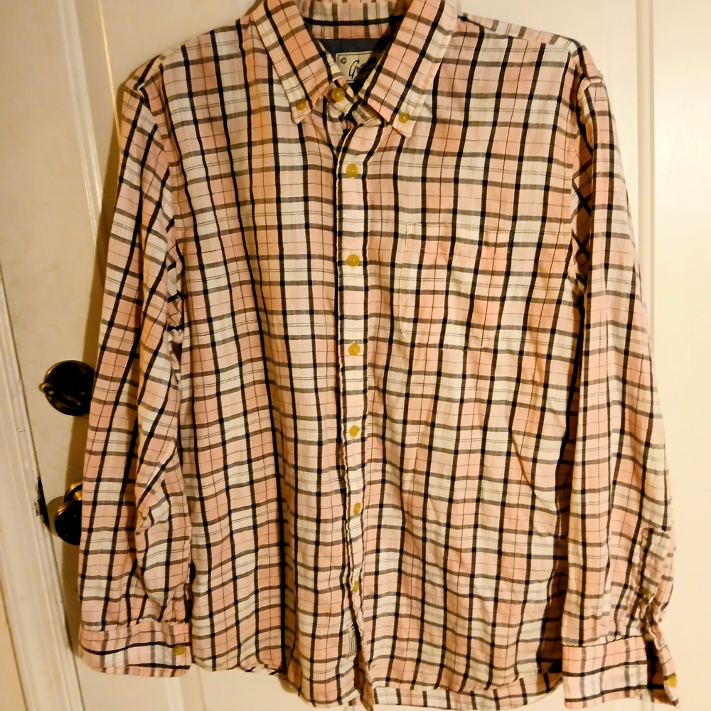 Grayers Pink and Black Plaid Button-Down Shirt